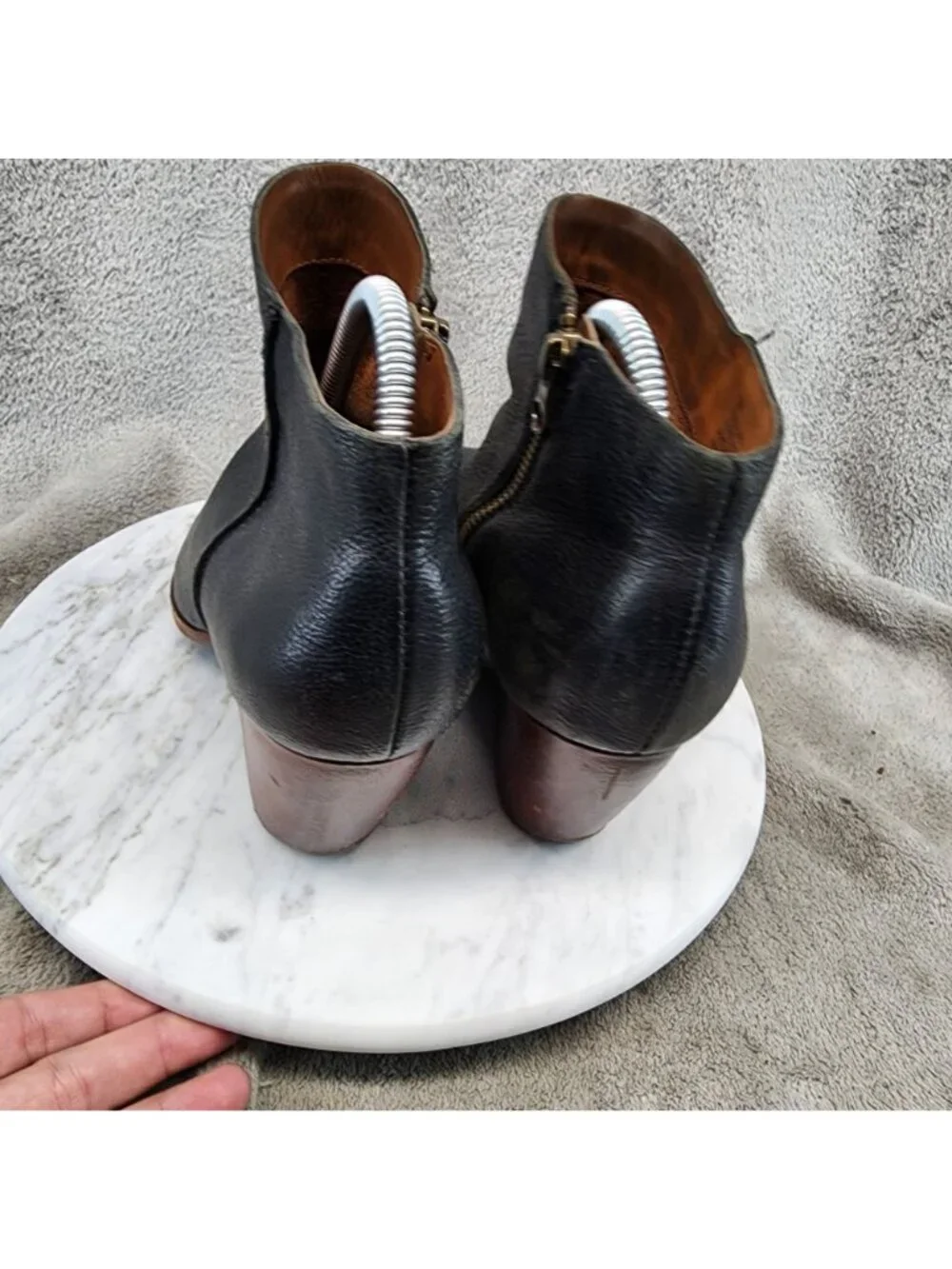 Kork Ease Shoes Womens Size 8.5 Black Leather Wedge Ankle Booties *Read*